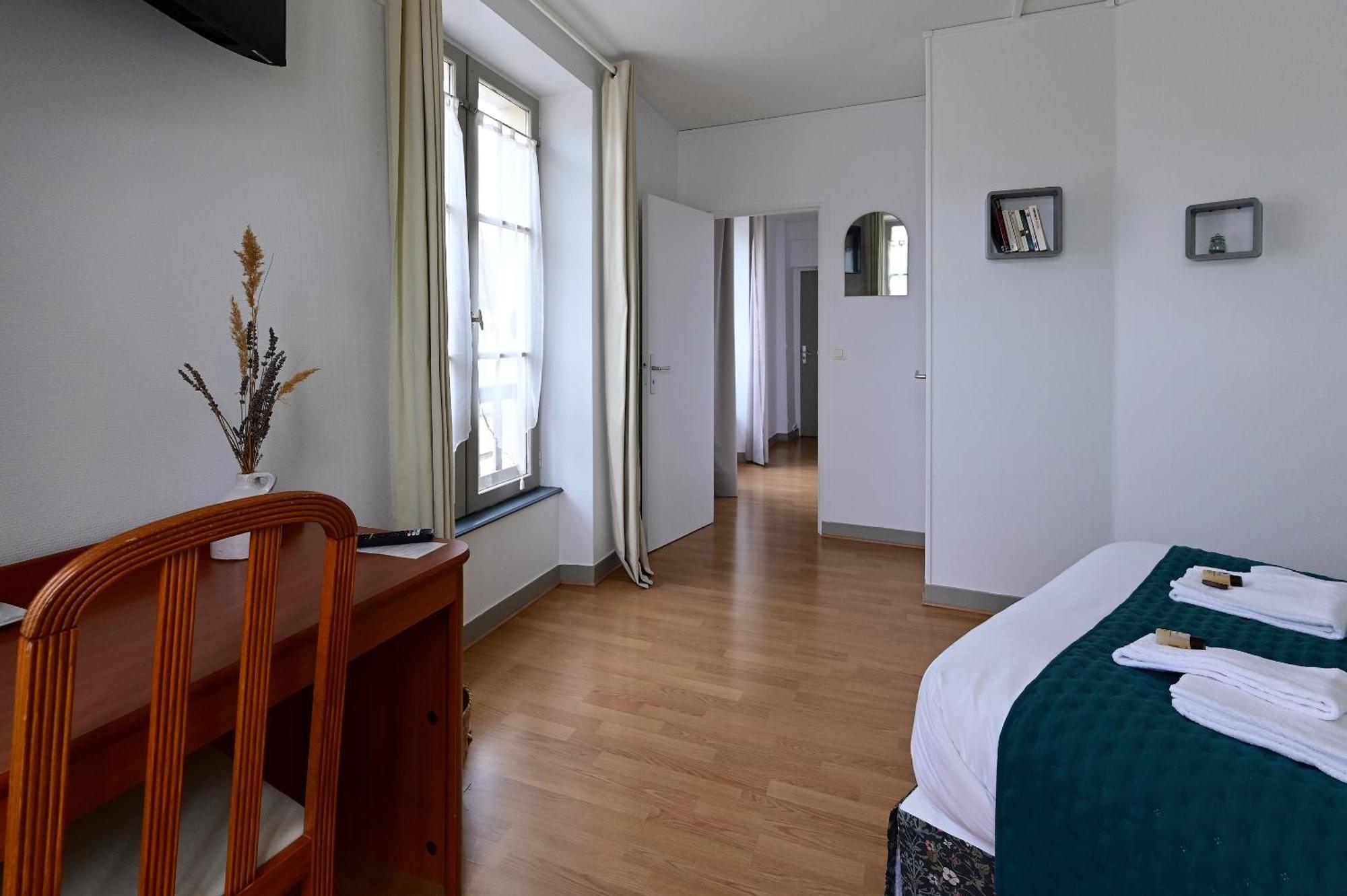Hotel La Cuisine Des Lulus Montainville  الغرفة الصورة