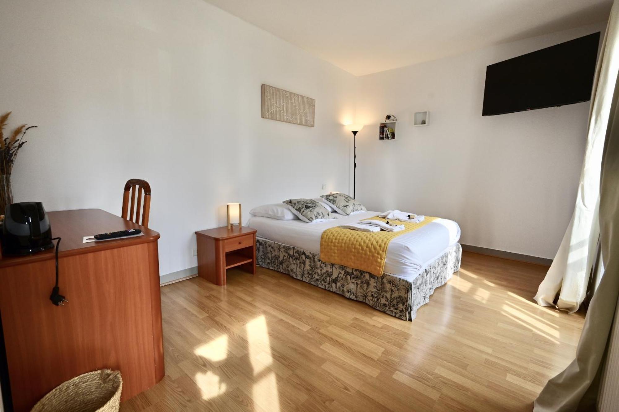 Hotel La Cuisine Des Lulus Montainville  المظهر الخارجي الصورة
