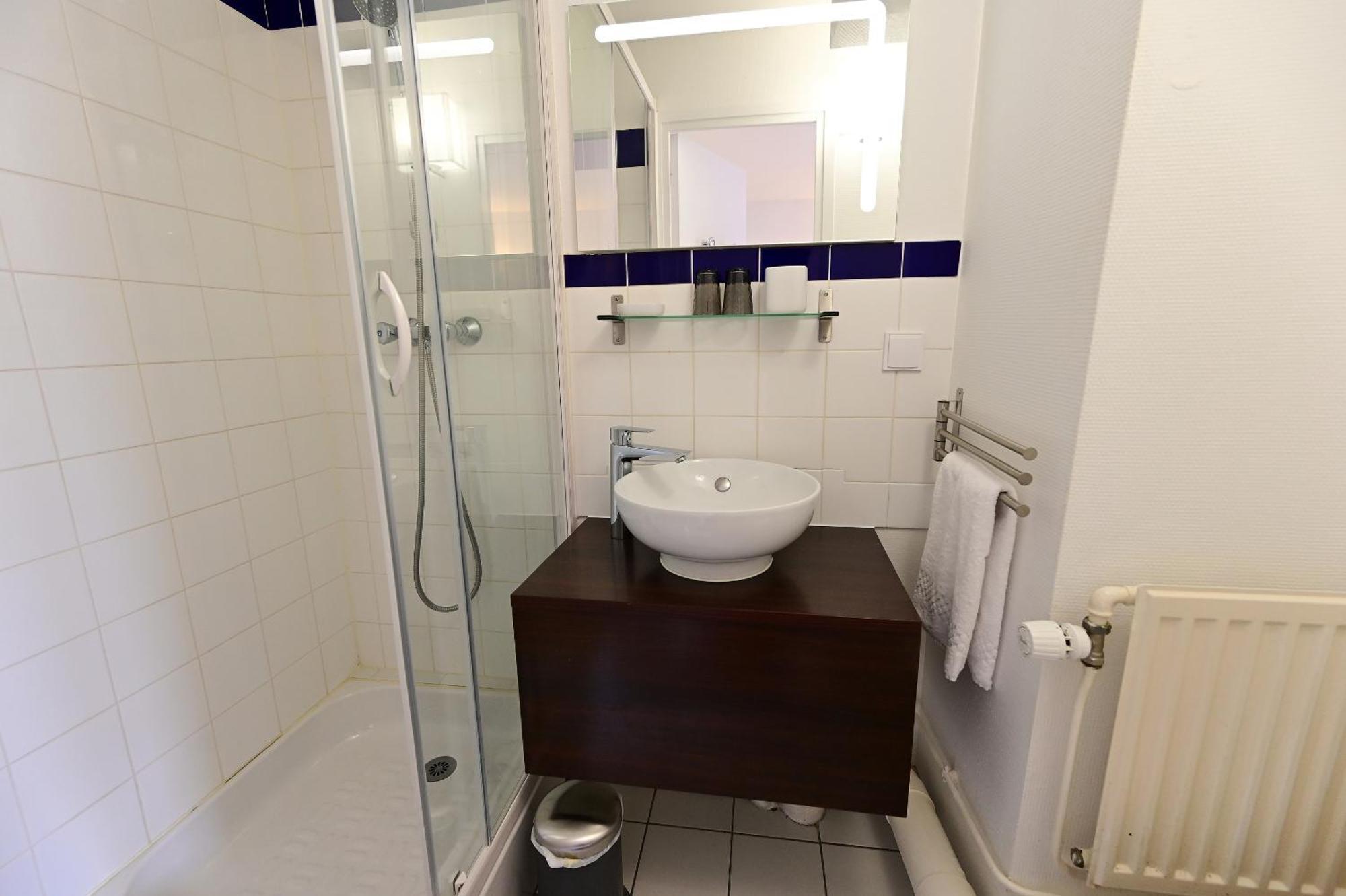 Hotel La Cuisine Des Lulus Montainville  الغرفة الصورة