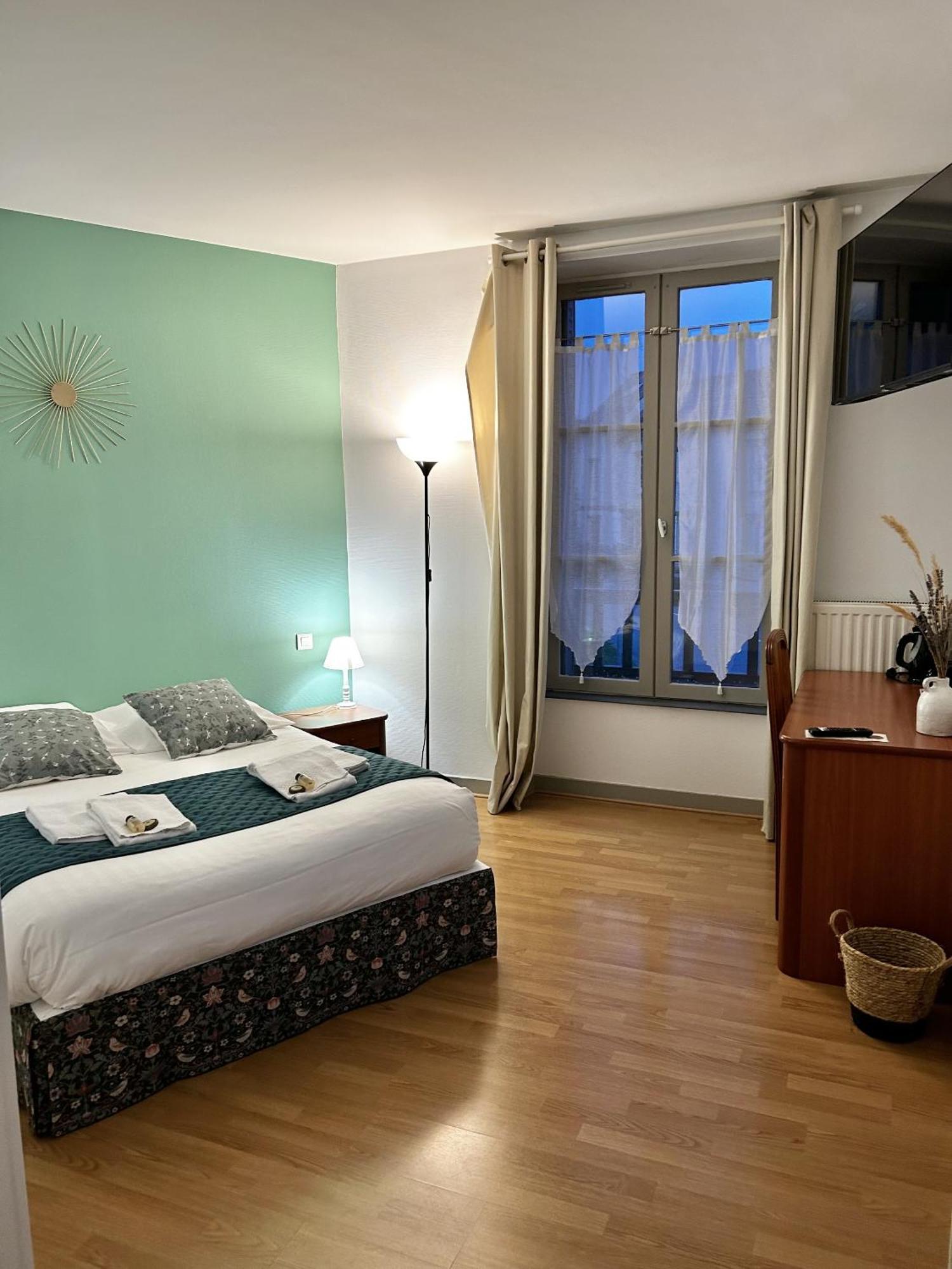 Hotel La Cuisine Des Lulus Montainville  الغرفة الصورة