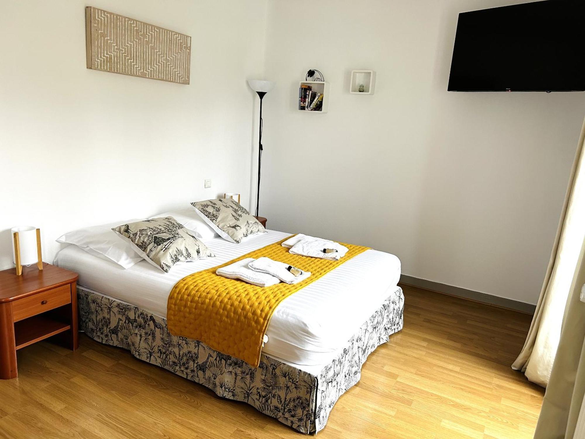 Hotel La Cuisine Des Lulus Montainville  الغرفة الصورة